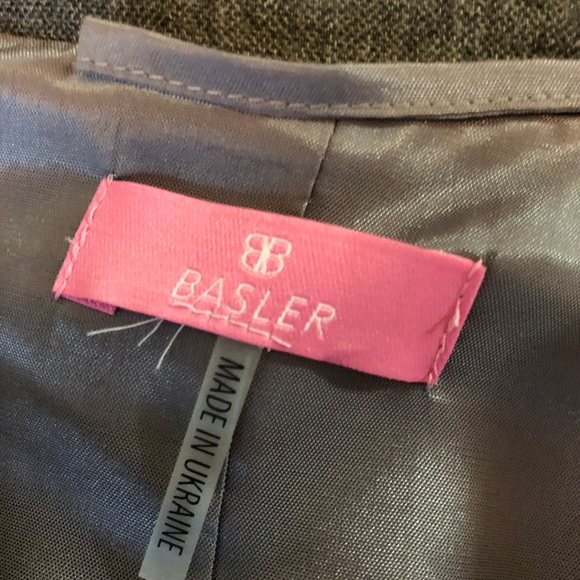 Imported Basler jacket with zip front. - Picture 4 of 4